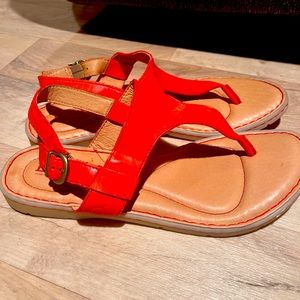 Born sandals